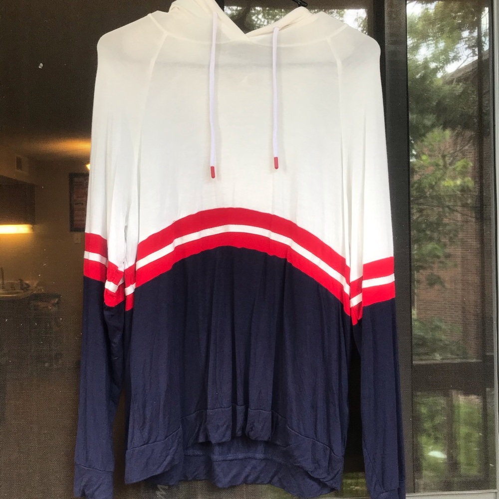 Long sleeve/hoodie